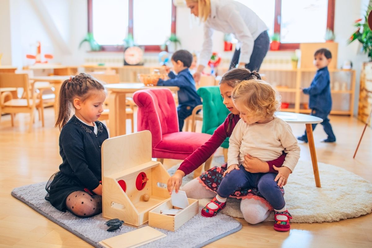 Mixed-Age Classrooms in Montessori Education